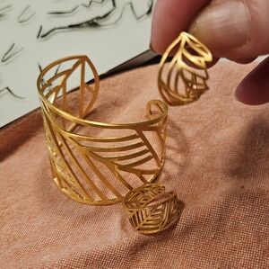Dead Davidson leaf cuff adjustable ring and earrrings excellent condition
